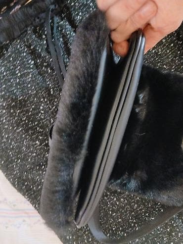 Nova replay. od crnog krzna dimenzije 26 sa 22 cm at lalafo.rs — 2 Nova replay. od crnog krzna dimenzije 26 sa 22 cm — 2