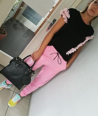 Women's Clothing: Predivna majica sa bebi roze cveticima at lalafo.rs — 4 Women's Clothing: Predivna majica sa bebi roze cveticima — 4