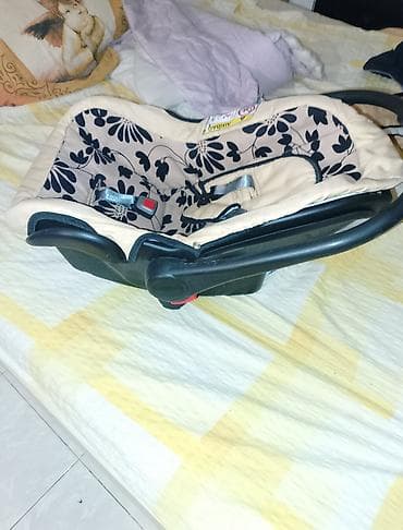 Italijanska nosiljka/auto-sedište za bebe (0+). - Kombinovani model na lalafo.rs — 1 Italijanska nosiljka/auto-sedište za bebe (0+). - Kombinovani model — 1