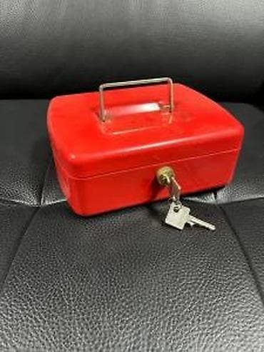 Home Decor: Metalna kasa za gotovinu sa ključem – crvena - Kompaktna metalna at lalafo.rs — 6 Home Decor: Metalna kasa za gotovinu sa ključem – crvena - Kompaktna metalna — 6