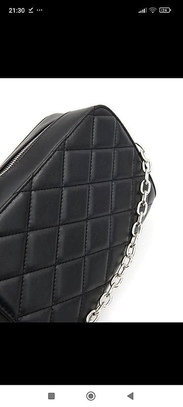 Crna štepana torba na rame sa metalnim lancem kao kaišem, pogodna za na lalafo.rs — 4 Crna štepana torba na rame sa metalnim lancem kao kaišem, pogodna za — 4