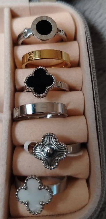 Set prstenova – elegantni modni nakit - Ukupno 6 prstenova u kutiji na lalafo.rs Set prstenova – elegantni modni nakit - Ukupno 6 prstenova u kutiji