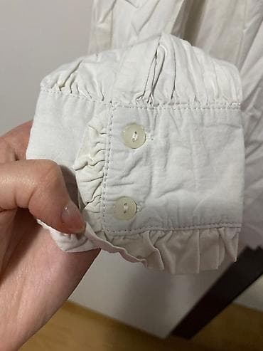 Bela ženska košulja sa dugim rukavima i upadljivim peter-pan kragnom na lalafo.rs — 2 Bela ženska košulja sa dugim rukavima i upadljivim peter-pan kragnom — 2