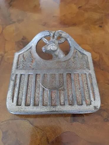 Lepa mala mastionica sa glavom srndaca. Nedostaje staklo za mastilo na lalafo.rs — 3 Lepa mala mastionica sa glavom srndaca. Nedostaje staklo za mastilo — 3