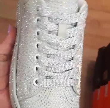 Patike nove
Br 38
Prepune cirkona
Kožne
Model Alexander MC QVIN na lalafo.rs — 1 Patike nove
Br 38
Prepune cirkona
Kožne
Model Alexander MC QVIN — 1