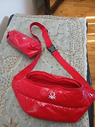 Crvena torbica sa logotipom United Colors of Benetton. Izrađena je na lalafo.rs — 7 Crvena torbica sa logotipom United Colors of Benetton. Izrađena je — 7