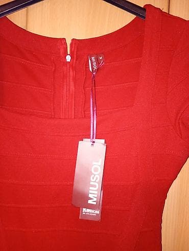 sweatshirt h: Crvena „bandage“ haljina MIUSOL – veličina M - Kroj: uska, bodycon at lalafo.rs — 3 sweatshirt h: Crvena „bandage“ haljina MIUSOL – veličina M - Kroj: uska, bodycon — 3