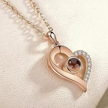 Ljubavna ogrlica - Volim te na "100 jezika" Cena: 1999 din OGRLICA ZA na lalafo.rs — 6 Ljubavna ogrlica - Volim te na "100 jezika" Cena: 1999 din OGRLICA ZA — 6