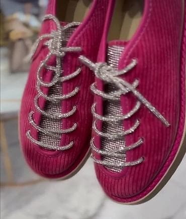 Savršene unikat model
Nove br 38 na lalafo.rs — 2 Savršene unikat model
Nove br 38 — 2