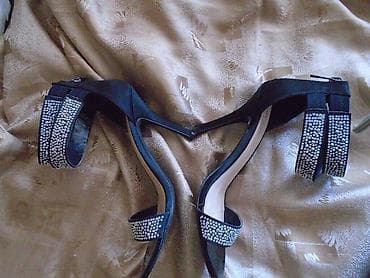 Atraktivne, jednom obuvene svečane sandalice sa cirkonima. Broj je 38 na lalafo.rs — 4 Atraktivne, jednom obuvene svečane sandalice sa cirkonima. Broj je 38 — 4