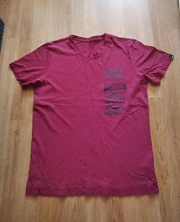T-shirts: Majica veel.L u super stanju at lalafo.rs — 1 T-shirts: Majica veel.L u super stanju — 1