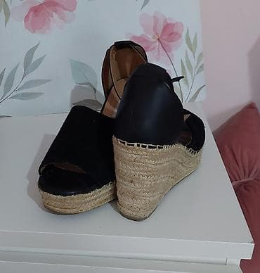 Steve Madden sandale na platformu Prorodna koza Visina platforme je na lalafo.rs — 4 Steve Madden sandale na platformu Prorodna koza Visina platforme je — 4