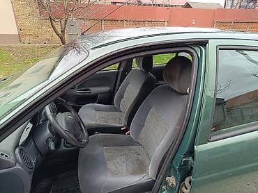 Reno Megan 2002. g. 1,4 benzin 70KW registrovan do 08.2026. Motor i at lalafo.rs — 4 Reno Megan 2002. g. 1,4 benzin 70KW registrovan do 08.2026. Motor i — 4