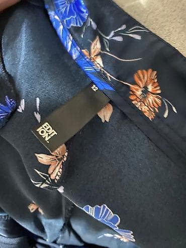 Ženske pantalone sa cvetnim printom – EDITION - Model: ravne/lagano na lalafo.rs — 3 Ženske pantalone sa cvetnim printom – EDITION - Model: ravne/lagano — 3