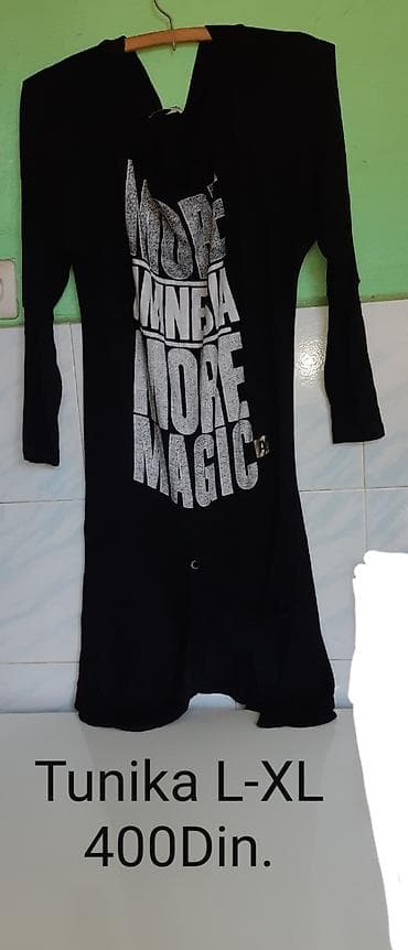 Tunika sa natpisom “MORE AMNESIA MORE MAGIC” - Boja: crna - Veličina na lalafo.rs Tunika sa natpisom “MORE AMNESIA MORE MAGIC” - Boja: crna - Veličina