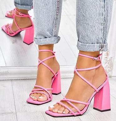 Barbie pink kolekcija – modni detalji u žarko ružičastoj boji - na lalafo.rs — 9 Barbie pink kolekcija – modni detalji u žarko ružičastoj boji - — 9