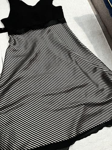 Elegantna haljina na pruge, crno-bela kombinacija.M/L - Gornji deo na lalafo.rs — 2 Elegantna haljina na pruge, crno-bela kombinacija.M/L - Gornji deo — 2