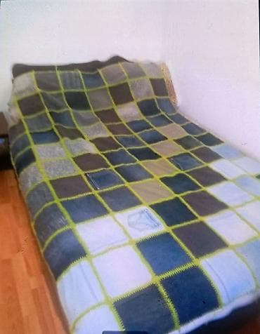 Prekrivač za krevet. Pačvork rad od teksasa i vunice. Dimenzije 150 x na lalafo.rs — 2 Prekrivač za krevet. Pačvork rad od teksasa i vunice. Dimenzije 150 x — 2