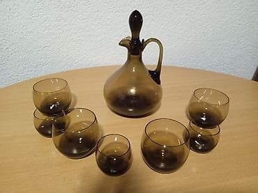 Stakleni servis za liker/vino – 1 bokal sa čepom + 7 čašica - na lalafo.rs Stakleni servis za liker/vino – 1 bokal sa čepom + 7 čašica -