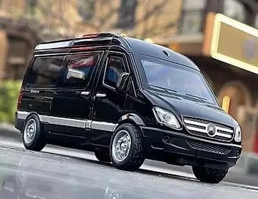 Crni mercedes sprinter mini van 1:32 kolekcionarski model. crni na lalafo.rs — 1 Crni mercedes sprinter mini van 1:32 kolekcionarski model. crni — 1
