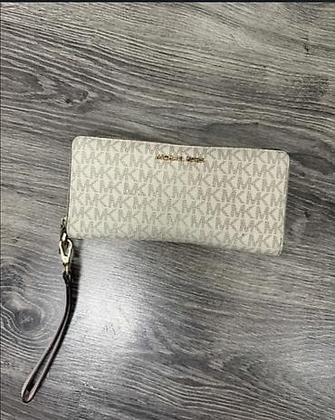 zenske original guess: Michael Kors original novčanik ili torbica koja se nosi oko ručnog na lalafo.rs — 1 zenske original guess: Michael Kors original novčanik ili torbica koja se nosi oko ručnog — 1