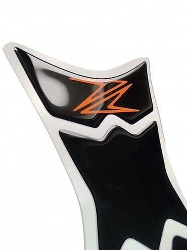 Transport: Kawasaki z 800 - tank pad - 1370 📌 opis: samolepljivi protektor za at lalafo.rs — 2 Transport: Kawasaki z 800 - tank pad - 1370 📌 opis: samolepljivi protektor za — 2