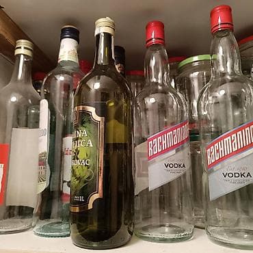 Ironing Boards: Flaše staklene zapremine 1L. U ponudi su 27 ( dvadesetsedam ) komada at lalafo.rs — 1 Ironing Boards: Flaše staklene zapremine 1L. U ponudi su 27 ( dvadesetsedam ) komada — 1