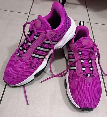 Kao nove original Adidas
Par puta nošene
Br 38 na lalafo.rs — 5 Kao nove original Adidas
Par puta nošene
Br 38 — 5