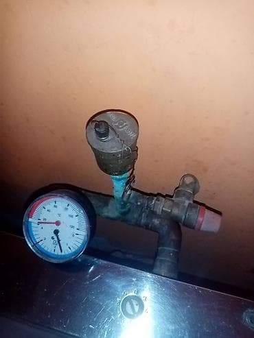 Ostalo od grejanja, pumpa, boca, cevi, 6 radijatora, kolena na lalafo.rs — 6 Ostalo od grejanja, pumpa, boca, cevi, 6 radijatora, kolena — 6