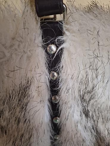 Torbica preko ramena od veštačkog krzna, sa kožnim detaljima. - na lalafo.rs — 4 Torbica preko ramena od veštačkog krzna, sa kožnim detaljima. - — 4