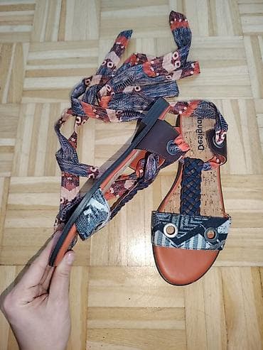 Ženske sandale Desigual sa vezivanjem oko članka/gležnja. - Model at lalafo.rs — 3 Ženske sandale Desigual sa vezivanjem oko članka/gležnja. - Model — 3