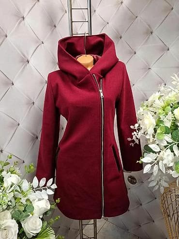 Ženska kaput-dukserica sa kapuljačom – bordo boja - Moderan, poludugi na lalafo.rs Ženska kaput-dukserica sa kapuljačom – bordo boja - Moderan, poludugi