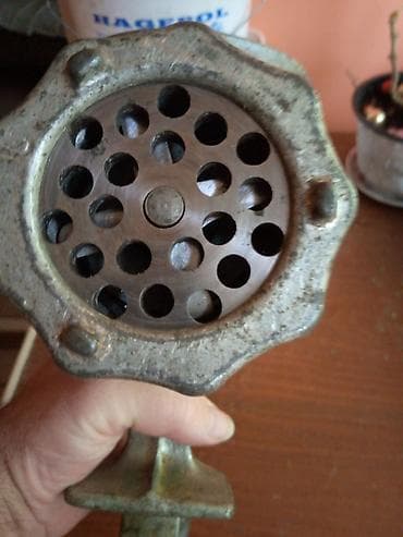Ručno mlin za meso Atlas br. 10 - Materijal: liveno metalno kućište na lalafo.rs — 3 Ručno mlin za meso Atlas br. 10 - Materijal: liveno metalno kućište — 3