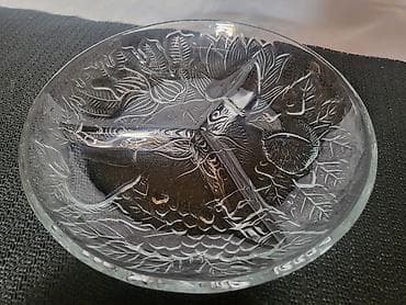 Bombonijera staklena nova 2005god. Stakleni tanjir izdeljen na tri na lalafo.rs — 9 Bombonijera staklena nova 2005god. Stakleni tanjir izdeljen na tri — 9