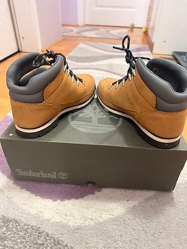 Timberland kožne planinarske cipele Bukvalno kao nove, sin ih je dva na lalafo.rs — 1 Timberland kožne planinarske cipele Bukvalno kao nove, sin ih je dva — 1