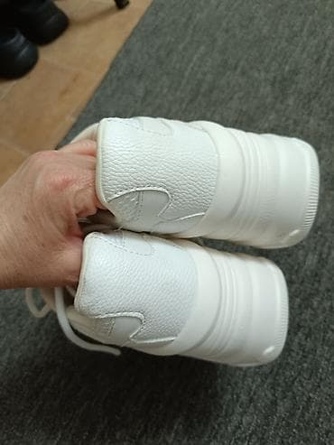 Beli ženske patike,debeli đon . original " bershka" na lalafo.rs — 5 Beli ženske patike,debeli đon . original " bershka" — 5