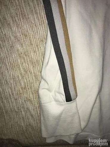 Original Dolce &Gabbana duks M Made in Italy 98% cotton 2% na lalafo.rs — 3 Original Dolce &Gabbana duks M Made in Italy 98% cotton 2% — 3