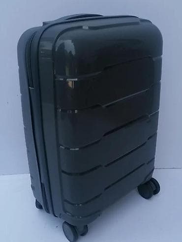 Travel suitcases and bags: Čvrst tamnosivi kofer sa točkovima i teleskopskom ručkom, idealan za at lalafo.rs — 8 Travel suitcases and bags: Čvrst tamnosivi kofer sa točkovima i teleskopskom ručkom, idealan za — 8