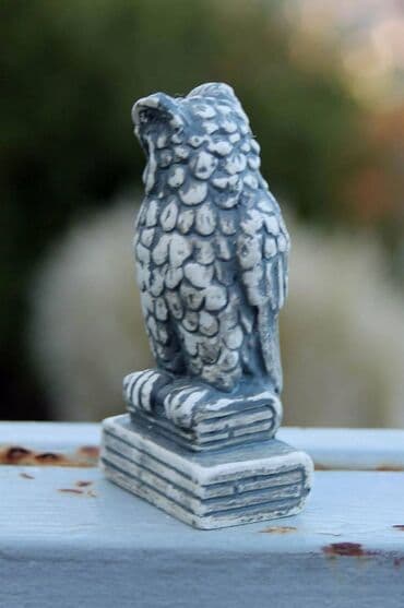 Vinyl records: Vintage figurina SOVA na knjigama znanja Vintage figurina - sova na at lalafo.rs — 6 Vinyl records: Vintage figurina SOVA na knjigama znanja Vintage figurina - sova na — 6