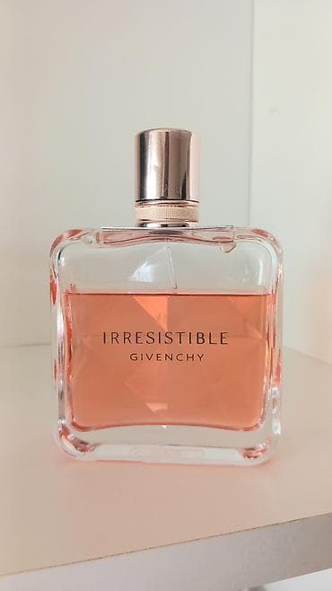 Ženski parfem, Givenchy, Original na lalafo.rs Ženski parfem, Givenchy, Original