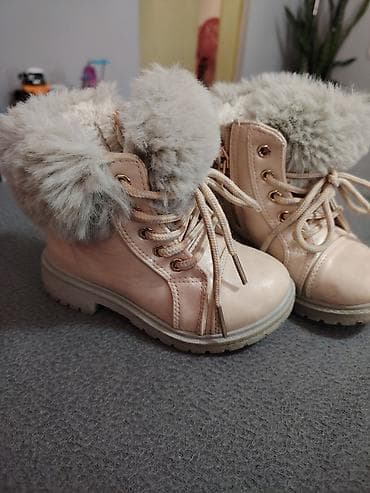 Dečje zimske čizmice sa krznom 24-25 - Boja: nežno roze sa sivkastim na lalafo.rs — 1 Dečje zimske čizmice sa krznom 24-25 - Boja: nežno roze sa sivkastim — 1