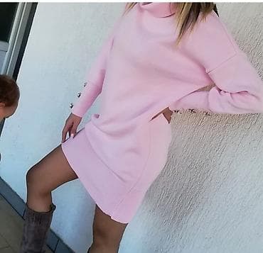 Pletena haljina/tunika u puder‑roze boji. - Kroj: ravna, blago na lalafo.rs — 2 Pletena haljina/tunika u puder‑roze boji. - Kroj: ravna, blago — 2