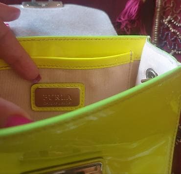 FURLA original kozna torba mini metropolis fluorescent crossbody na lalafo.rs — 8 FURLA original kozna torba mini metropolis fluorescent crossbody — 8