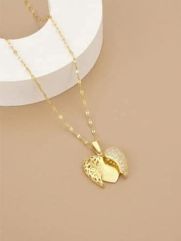 Ogrlica sa priveskom u obliku srca - Dizajn: kombinacija dve teksture na lalafo.rs Ogrlica sa priveskom u obliku srca - Dizajn: kombinacija dve teksture