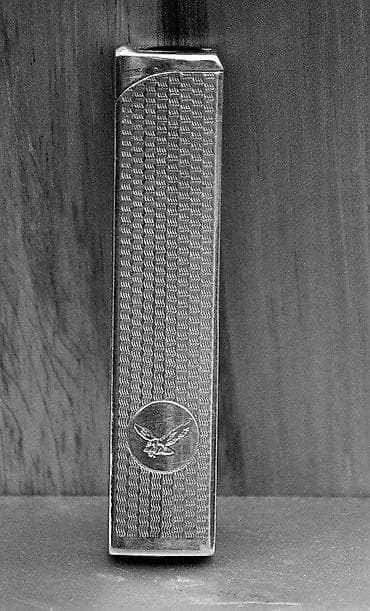 Vintage Eagle elegantni, metalni gasni upalja. Vintage Eagle na lalafo.rs — 1 Vintage Eagle elegantni, metalni gasni upalja. Vintage Eagle — 1