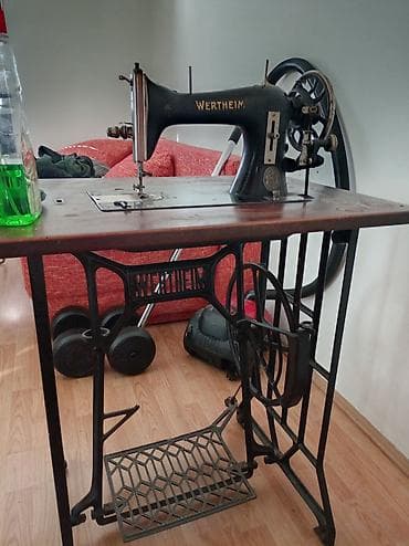 Wertheim mehanička šivaća mašina sa postoljem na nožni pogon (pedala) na lalafo.rs — 1 Wertheim mehanička šivaća mašina sa postoljem na nožni pogon (pedala) — 1
