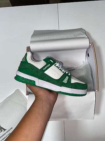 Prodajem Louis Vuitton LV Trainer patike u zelene-beloj boji.
Patike na lalafo.rs — 1 Prodajem Louis Vuitton LV Trainer patike u zelene-beloj boji.
Patike — 1