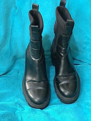 Ženske crne gležnjače sa debljom petom i masivnim đonom. - Stil na lalafo.rs — 1 Ženske crne gležnjače sa debljom petom i masivnim đonom. - Stil — 1