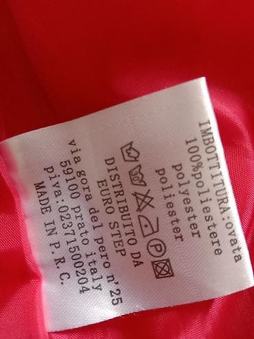 Jakna.Boja-crvena. 100%poliester. Debljina-srednje. Zanimljiv kroj na lalafo.rs — 9 Jakna.Boja-crvena. 100%poliester. Debljina-srednje. Zanimljiv kroj — 9