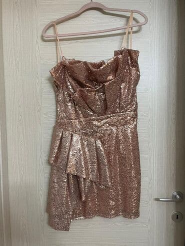 Ženska koktel haljina sa šljokicama - Boja: rose gold/šampanj - Kroj na lalafo.rs Ženska koktel haljina sa šljokicama - Boja: rose gold/šampanj - Kroj